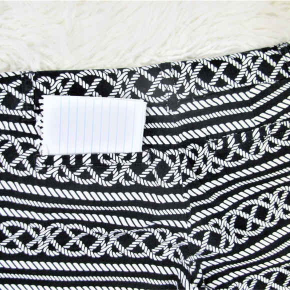 Crown & Ivy navy blue/white  shorts - Picture 6 of 6